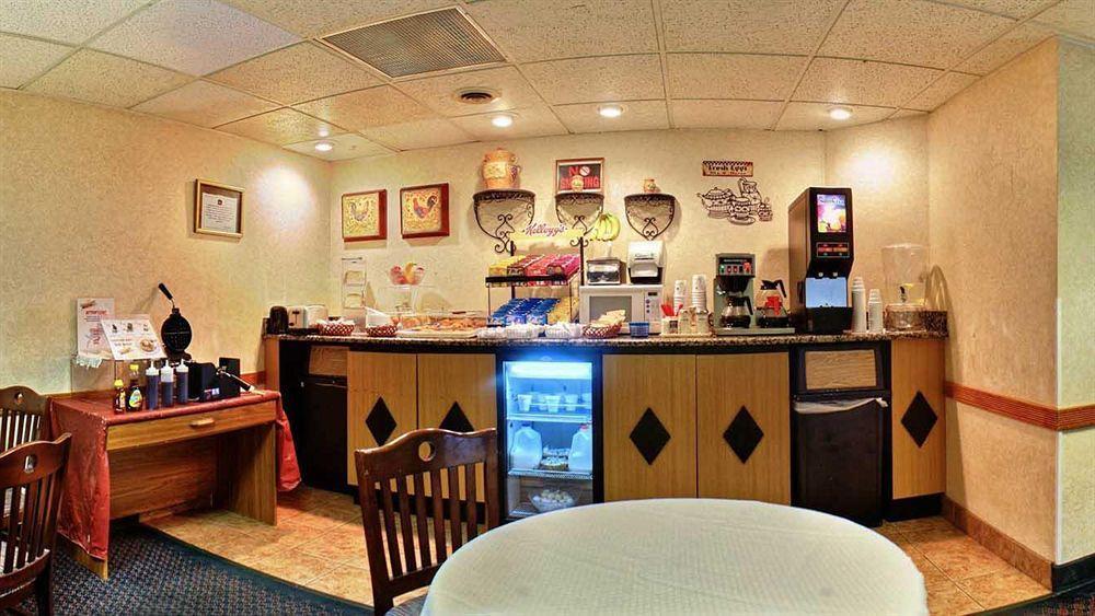 Days Inn & Suites By Wyndham Madison Heights Mi Esterno foto
