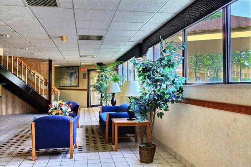 Days Inn & Suites By Wyndham Madison Heights Mi Esterno foto