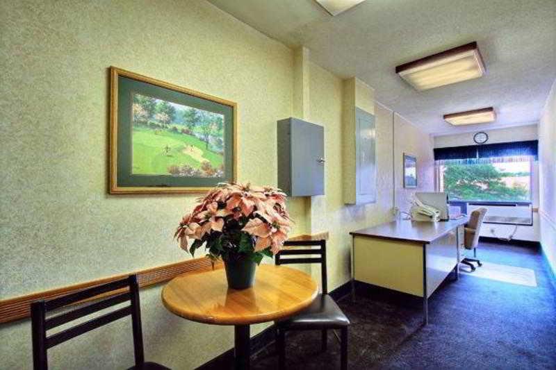 Days Inn & Suites By Wyndham Madison Heights Mi Esterno foto