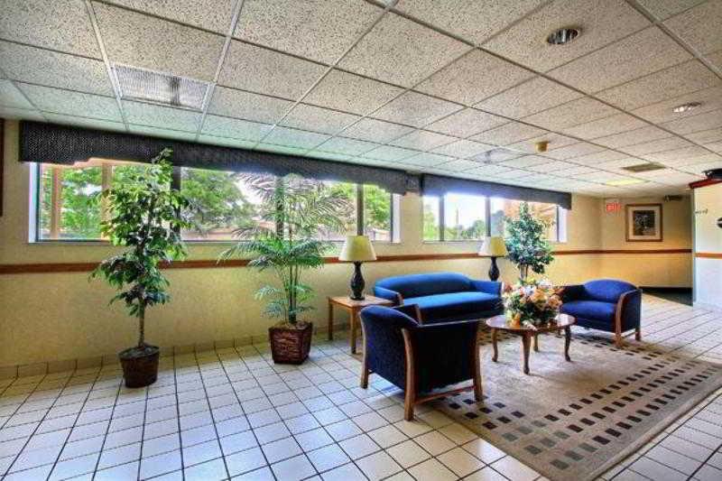 Days Inn & Suites By Wyndham Madison Heights Mi Esterno foto